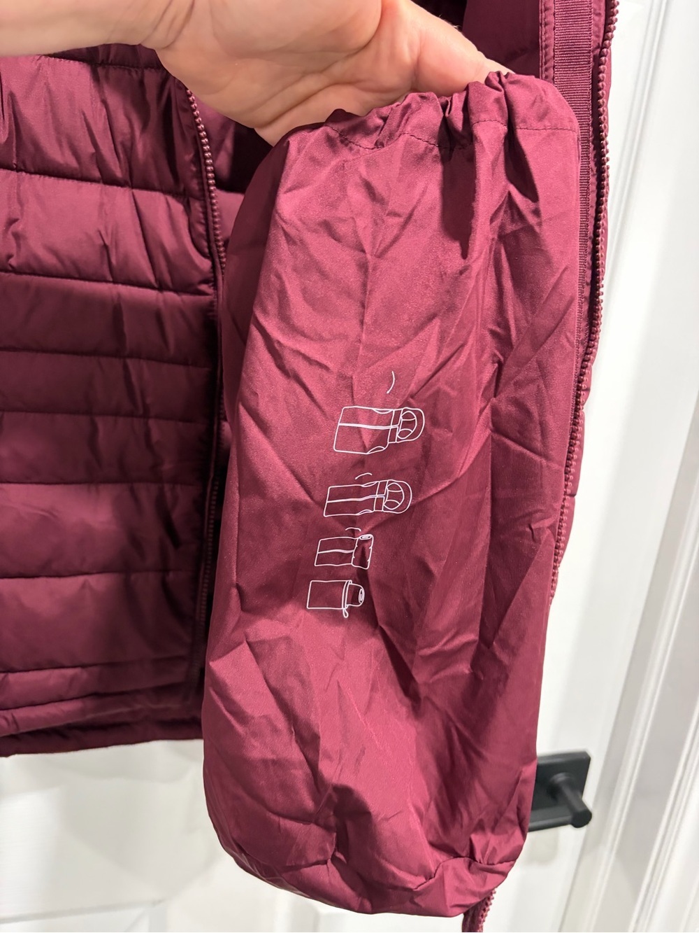 Ricki’s NWT Women's Removable Hooded Zippered Puffer Vest with Bag - Picture 7 of 7